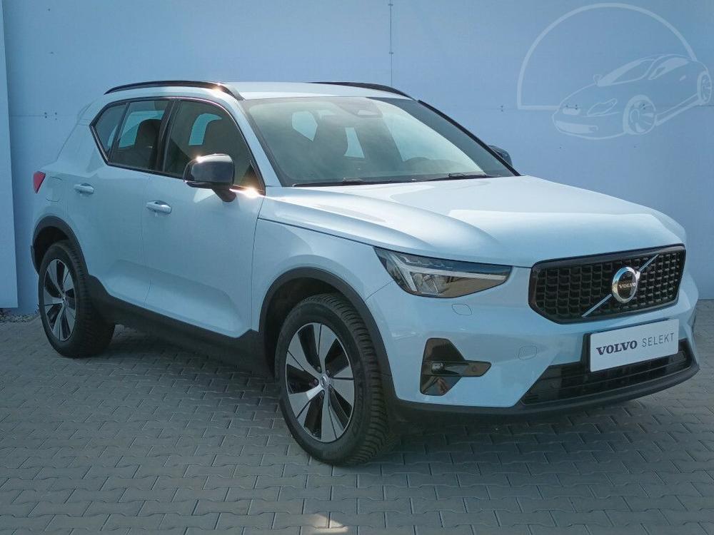 Volvo XC40 PLUS DARK B4 FWD 145kW