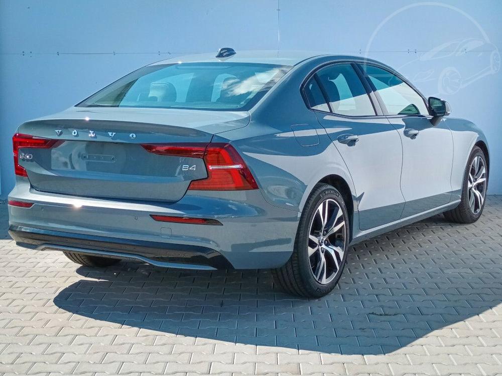 Volvo S60 PLUS DARK B4 FWD 145kW