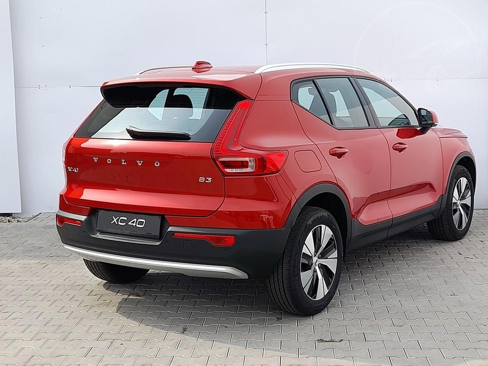 Volvo XC40 CORE B3 FWD 120kW