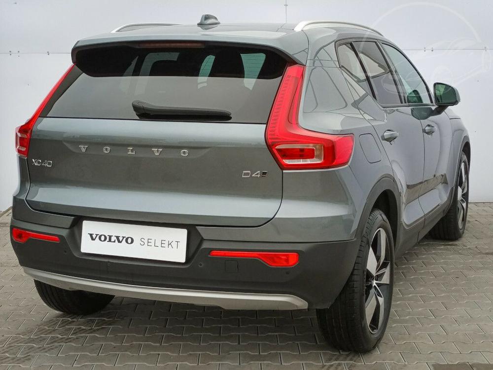 Volvo XC40 Momentum Pro D4 AWD 140kW