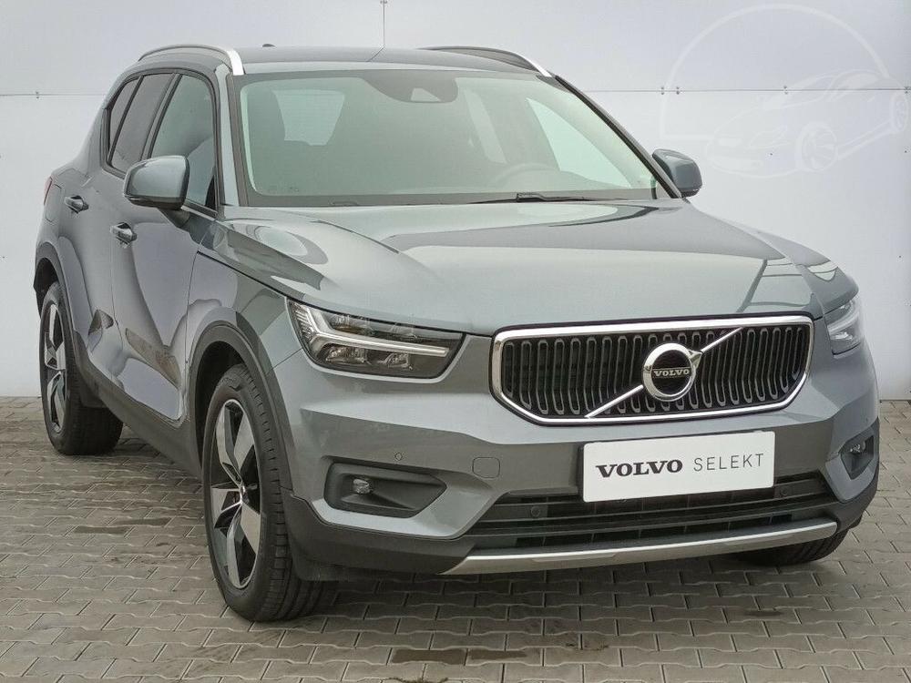 Volvo XC40 Momentum Pro D4 AWD 140kW