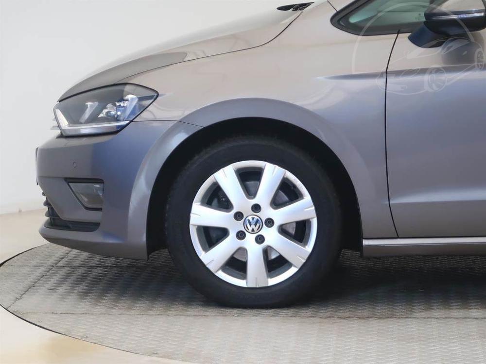 Volkswagen Golf 1.6 TDI, NOV CENA, Navi