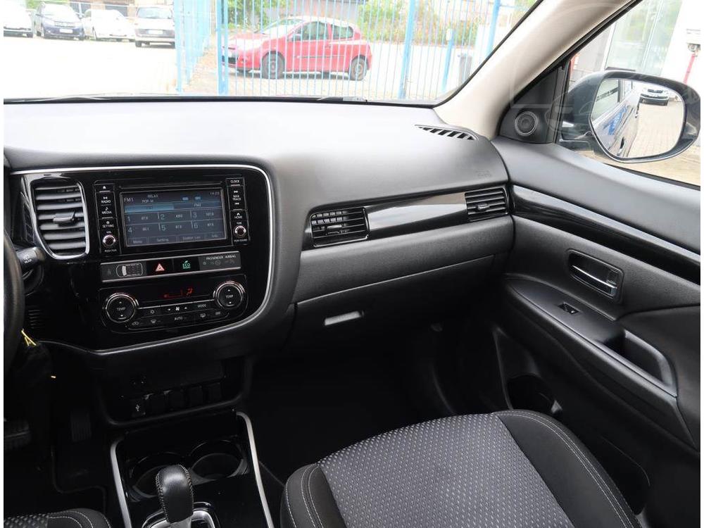 Mitsubishi Outlander 2.0, NOV CENA, Automat, R