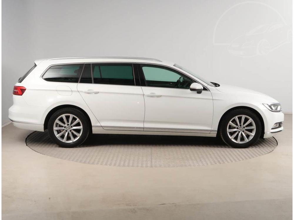 Volkswagen Passat 2.0 TDI, NOV CENA, Automat