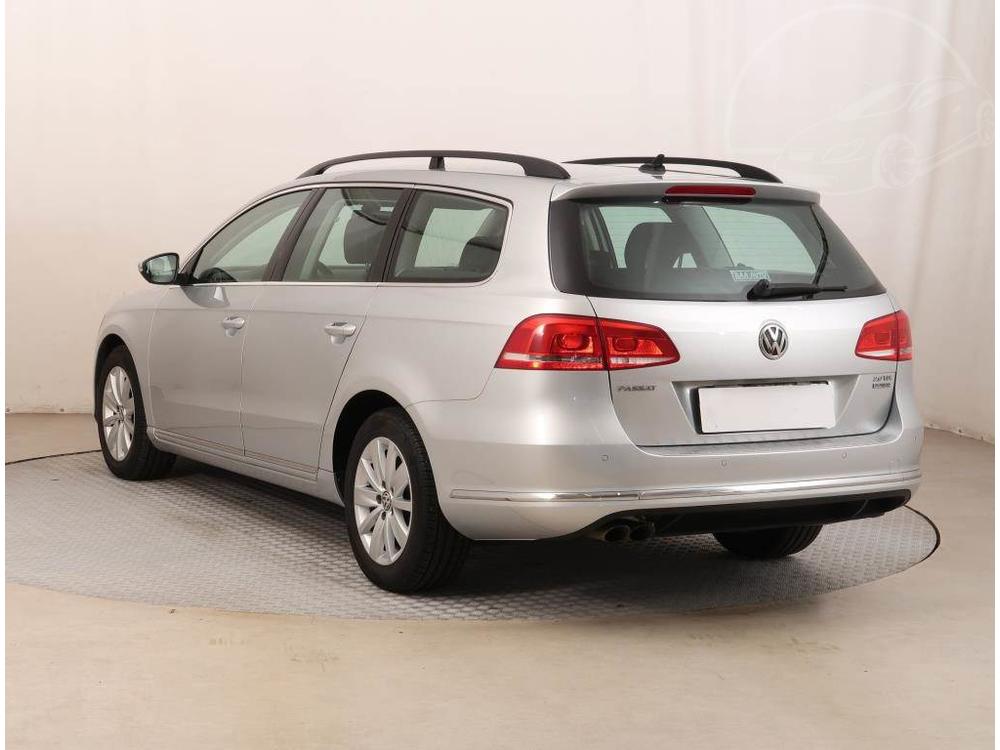 Volkswagen Passat 2.0 TDI, NOV CENA, Navi