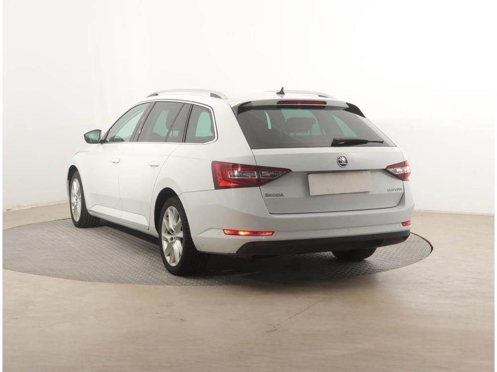 koda Superb 1.6 TDI, NOV CENA, Navi