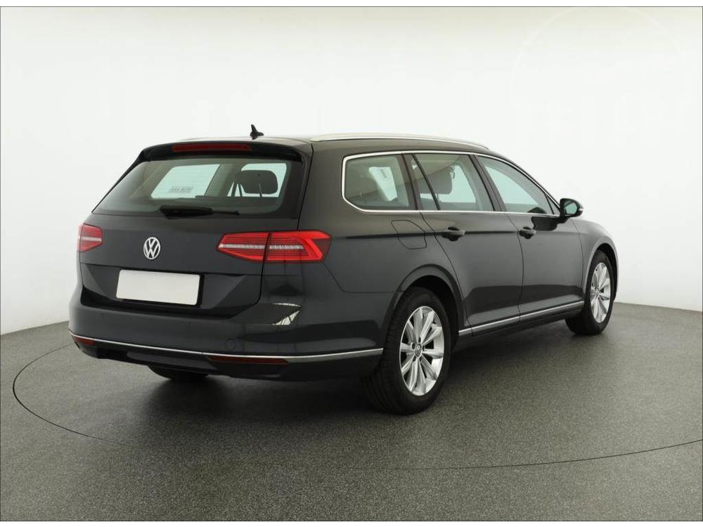 Volkswagen Passat 2.0 TDI, Highline, Ke, Navi