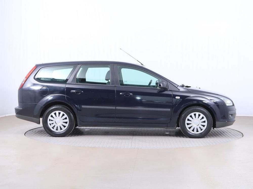 Ford Focus 1.6 16V, NOV CENA, R,2.maj