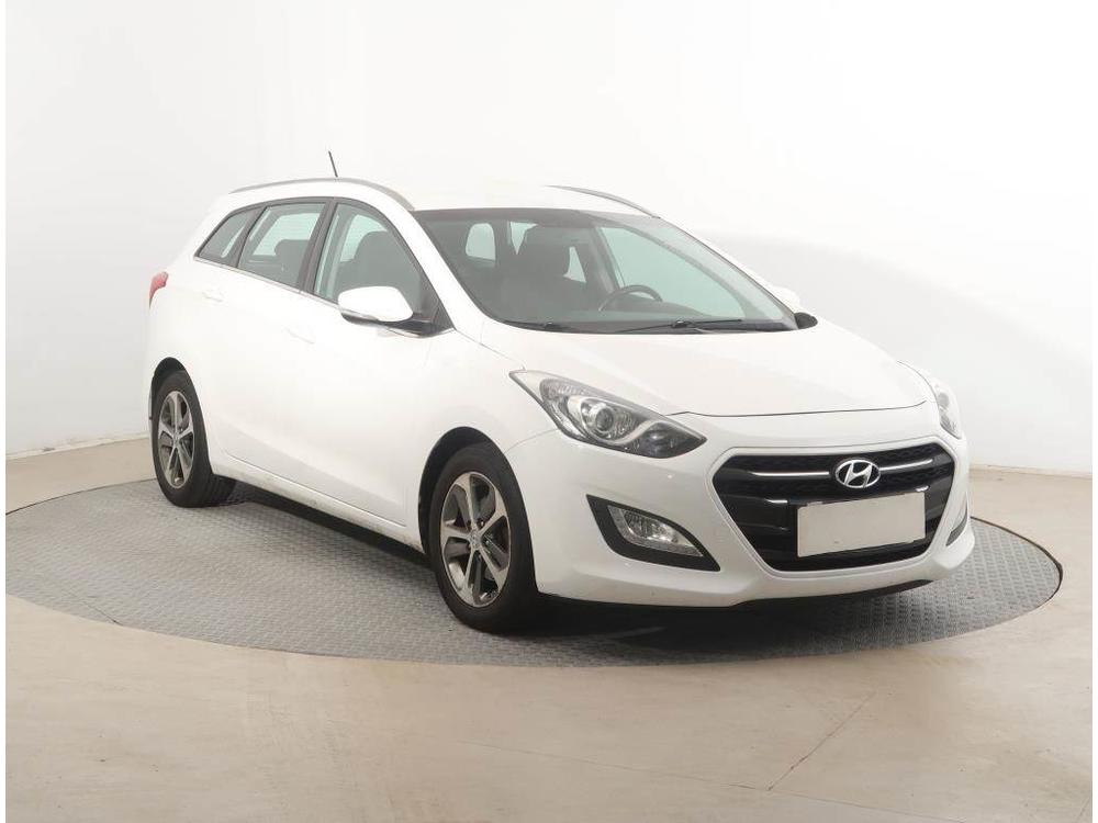 Prodm Hyundai i30 1.6 MPI, Automatick klima