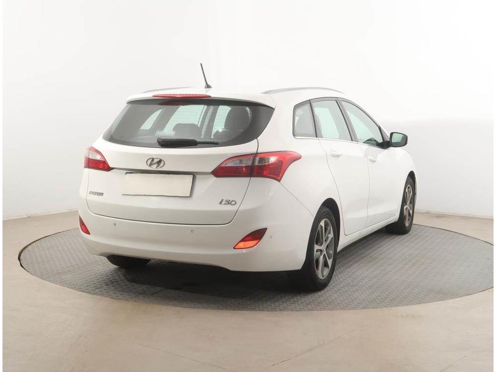 Hyundai i30 1.6 MPI, Automatick klima