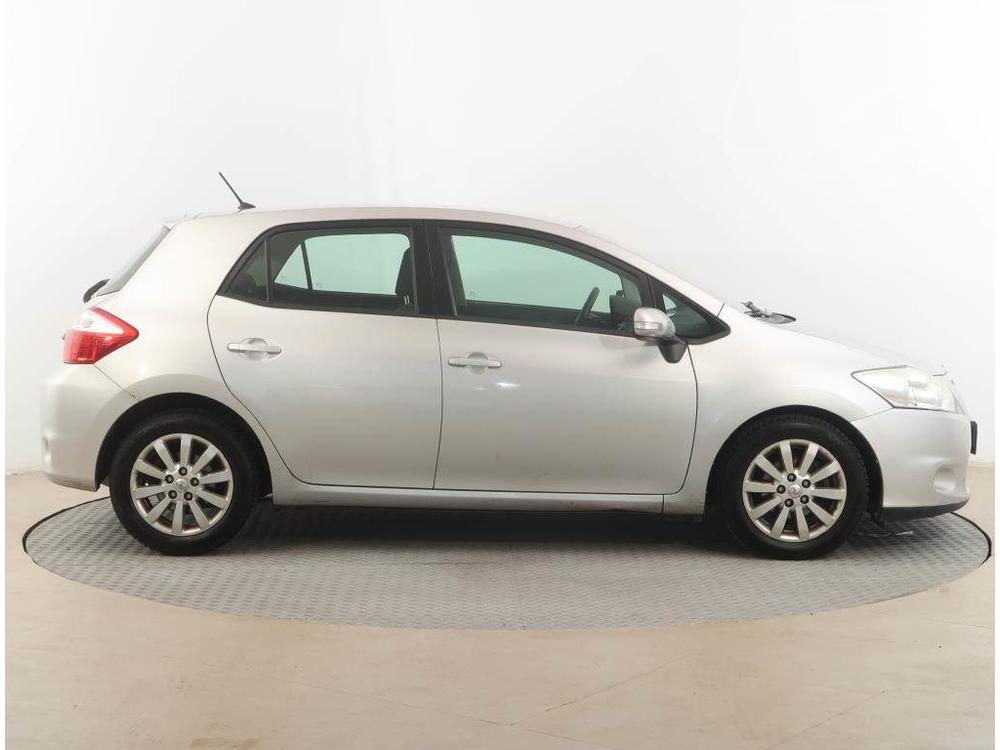 Toyota Auris 1.6 Valvematic, NOV CENA, R