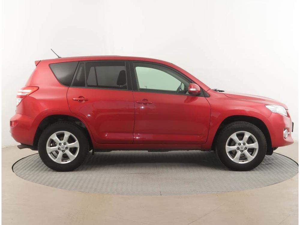 Toyota RAV4 2.2 D-4D, NOV CENA, 4X4