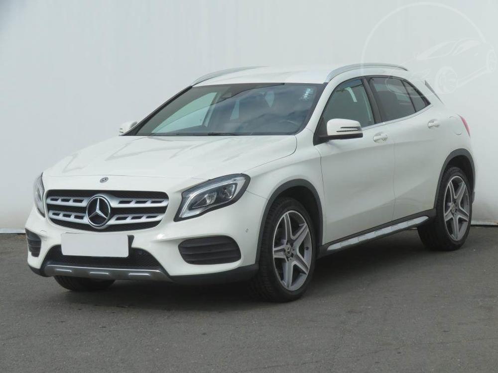 Mercedes-Benz GLA  200d 4MATIC, AMG Line