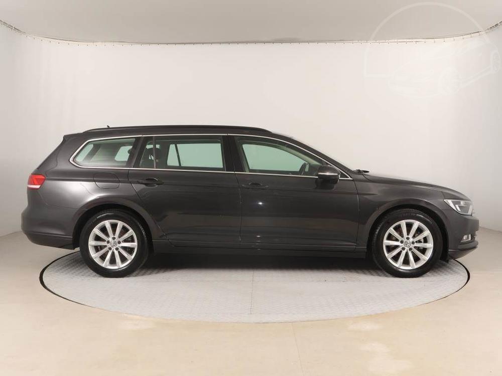 Volkswagen Passat 2.0 TDI, Business, NOV CENA