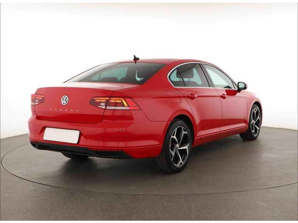 Volkswagen Passat 1.5 TSI, NOV CENA