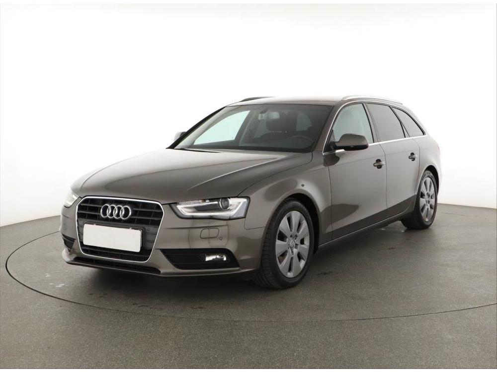 Audi A4 2.0 TDI, NOVÁ CENA, 4X4, ČR