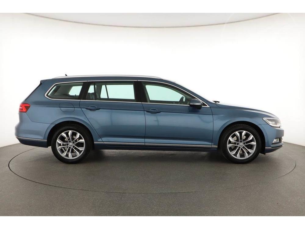 Volkswagen Passat 2.0 TDI, R,1.maj, Serv.kniha