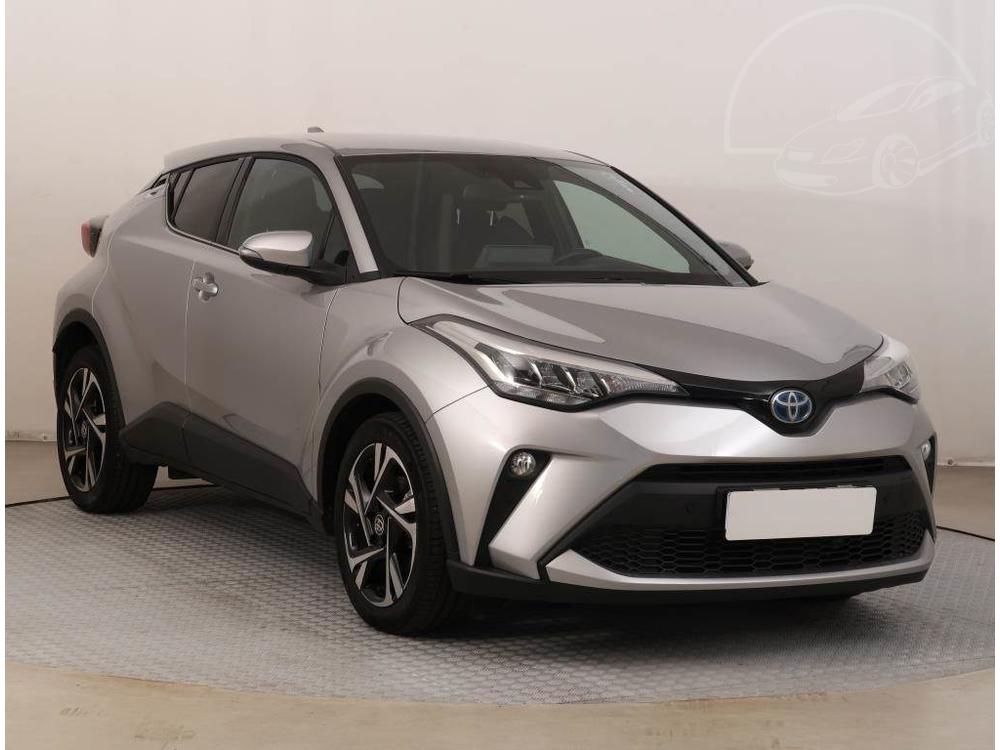 Toyota C-HR 1.8 Hybrid, Automat, ČR,1.maj