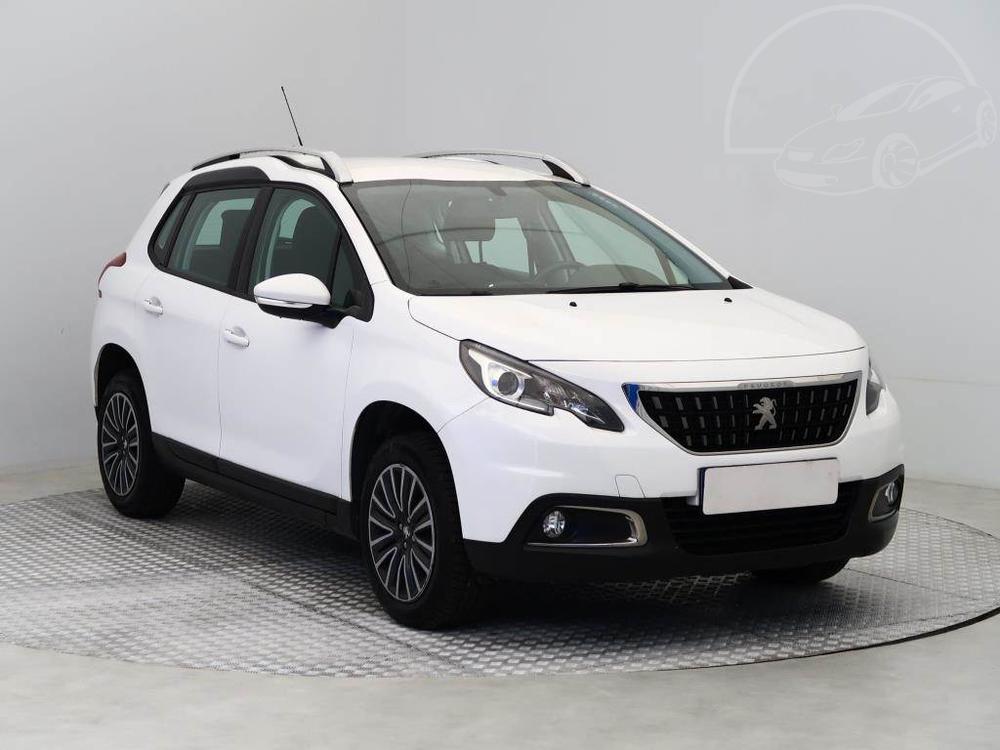 Peugeot 2008 1.2 PureTech, ČR,1.maj