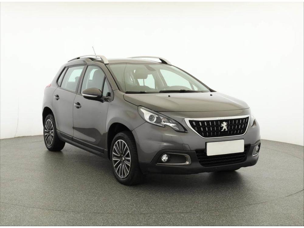 Peugeot 2008 1.2 PureTech, ČR,1.maj