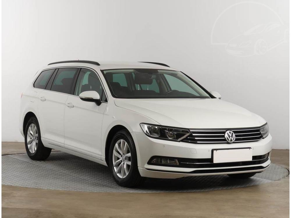 Volkswagen Passat 2.0 TDI, Serv.kniha, Navi