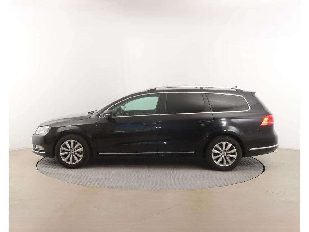 Volkswagen Passat 2.0 TDI, NOV CENA, Navi