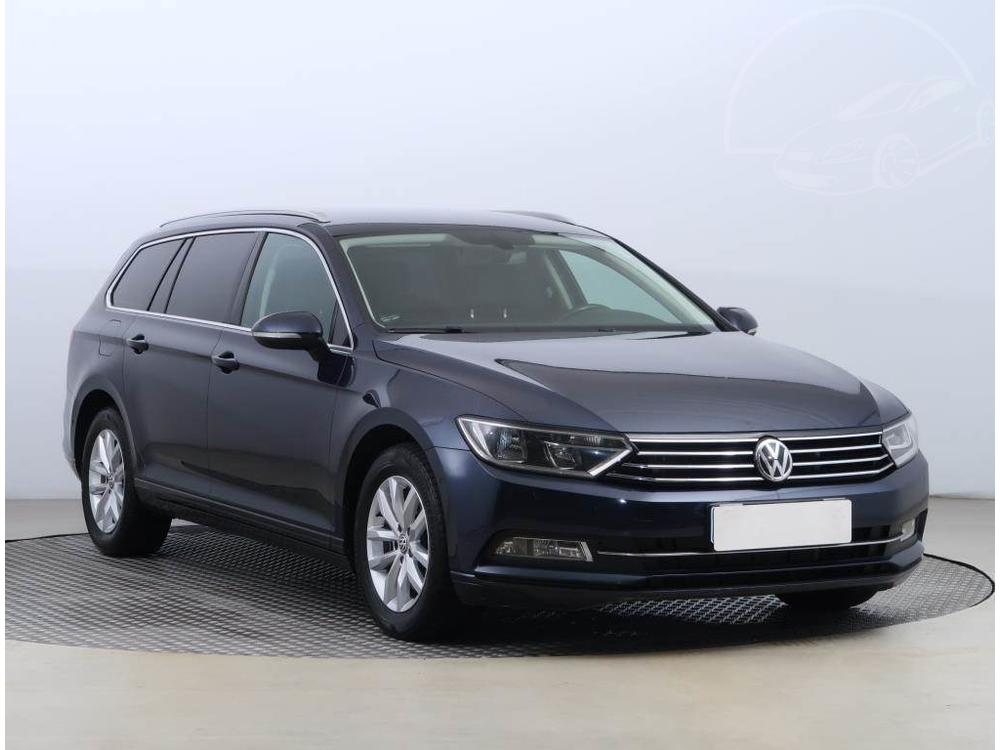 Volkswagen Passat 2.0 TDI, Automatická klima