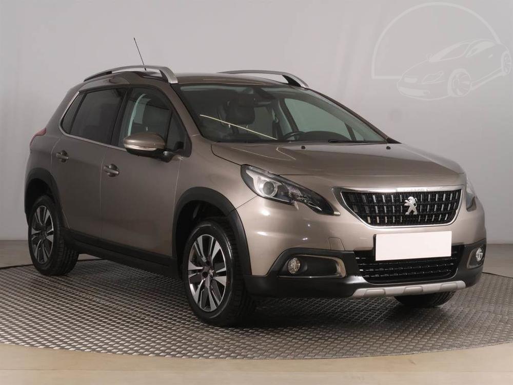 Peugeot 2008 1.2 PureTech, Navi