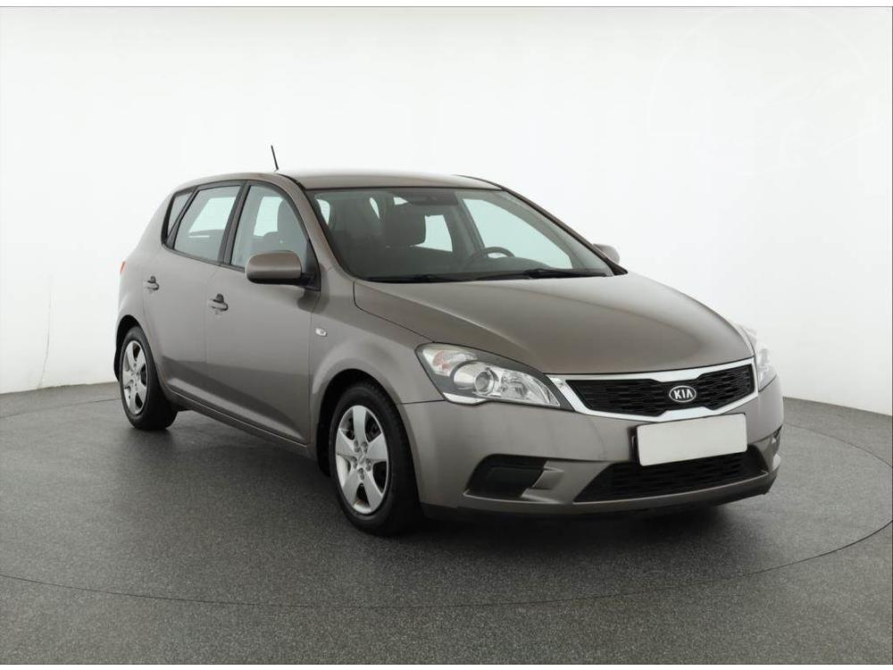 Kia Cee´d 1.4 CVVT, ČR,2.maj, Serv.kniha