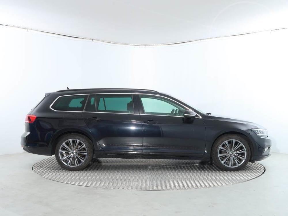 Volkswagen Passat 2.0 TDI, NOV CENA, Automat