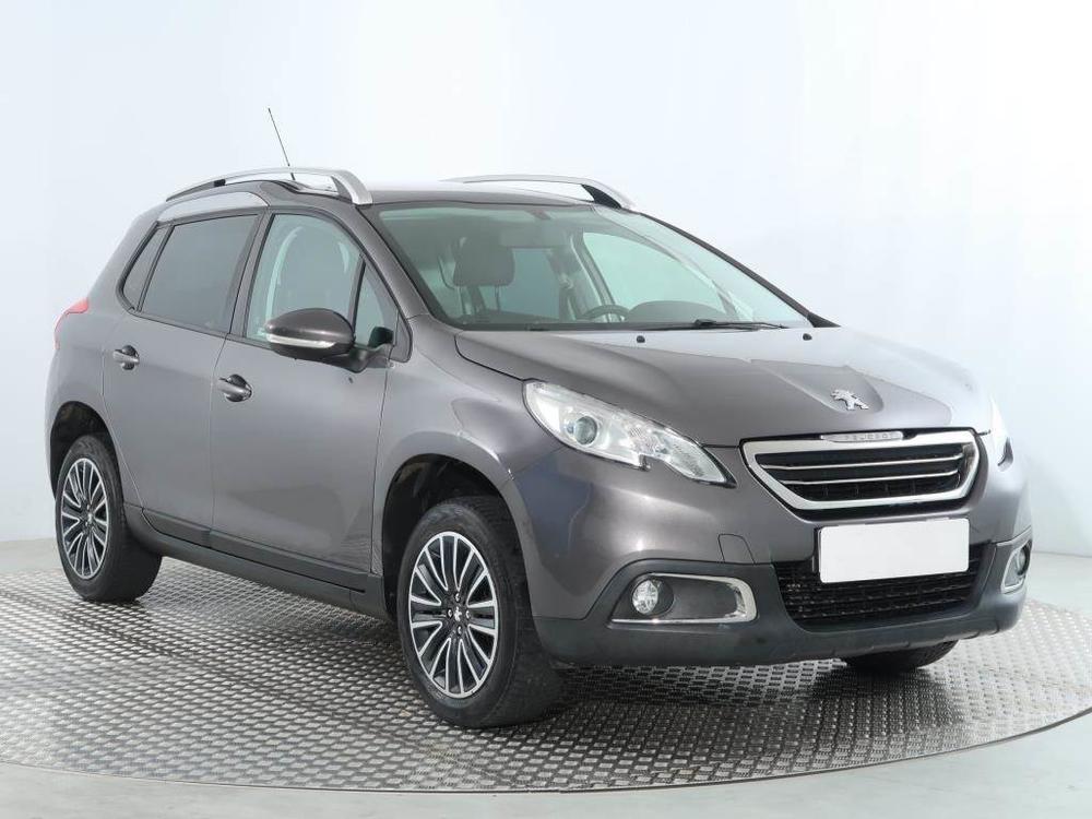 Peugeot 2008 1.2 PureTech, Navi