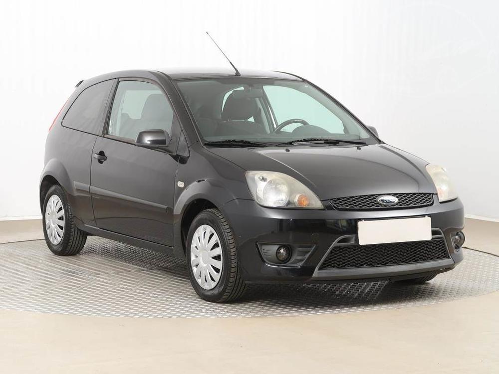 Ford Fiesta 1.4 16V, po STK, rezervace