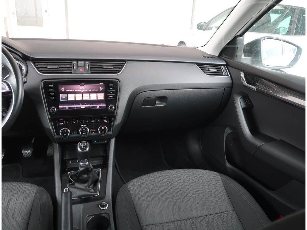 koda Octavia 1.6 TDI, Style, R,1.maj