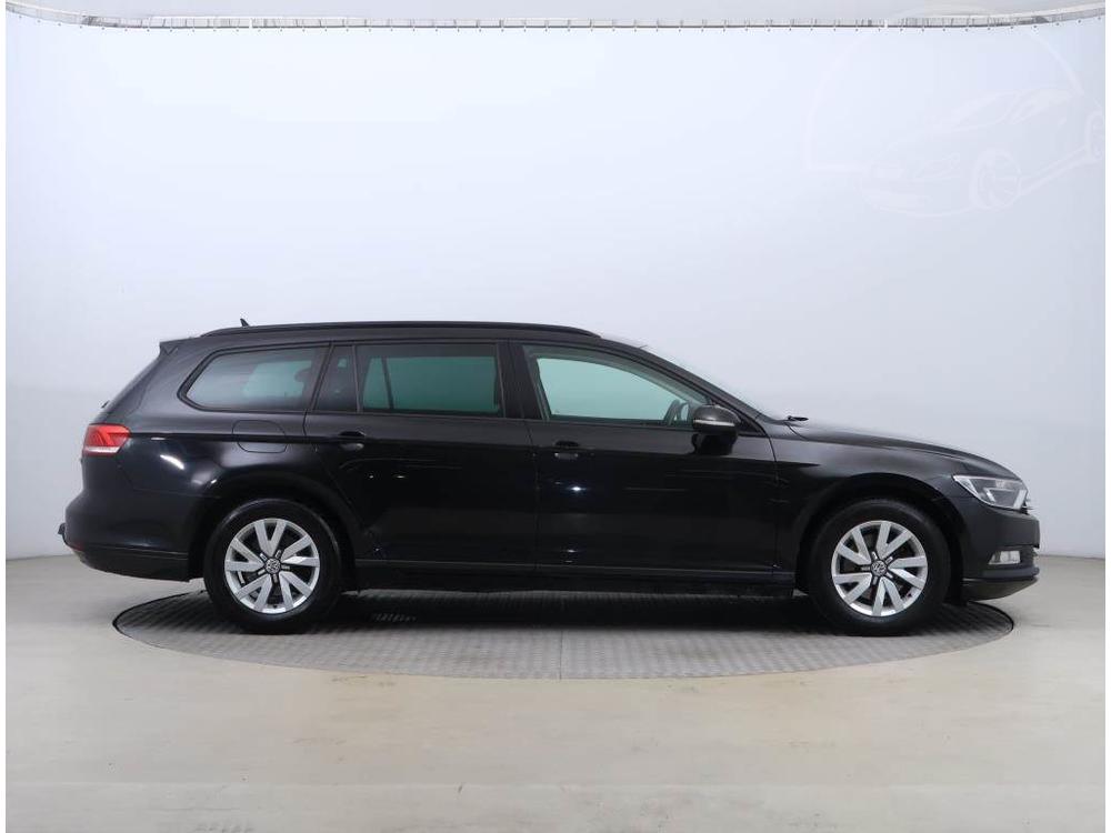 Volkswagen Passat 2.0 TDI, NOV CENA, Navi