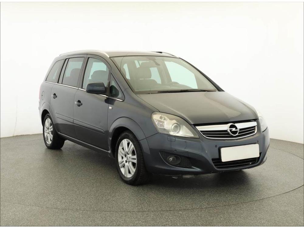 Opel Zafira 1.7 CDTI, 7 míst, po STK