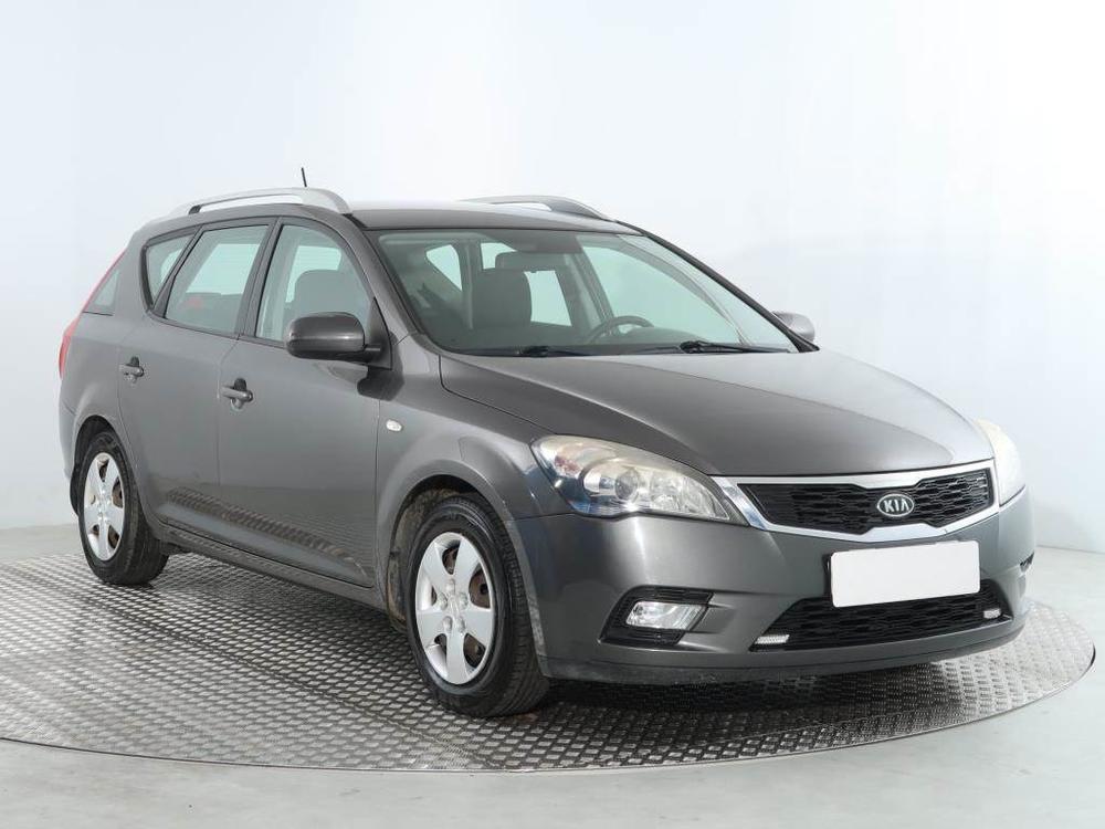 Kia Cee´d 1.6 CRDi, Serv.kniha, po STK