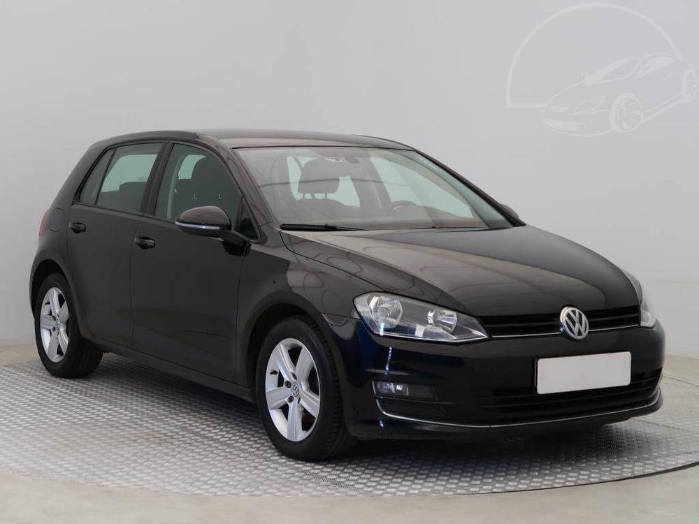 Volkswagen Golf Highline 2.0 TDI, ČR,2.maj