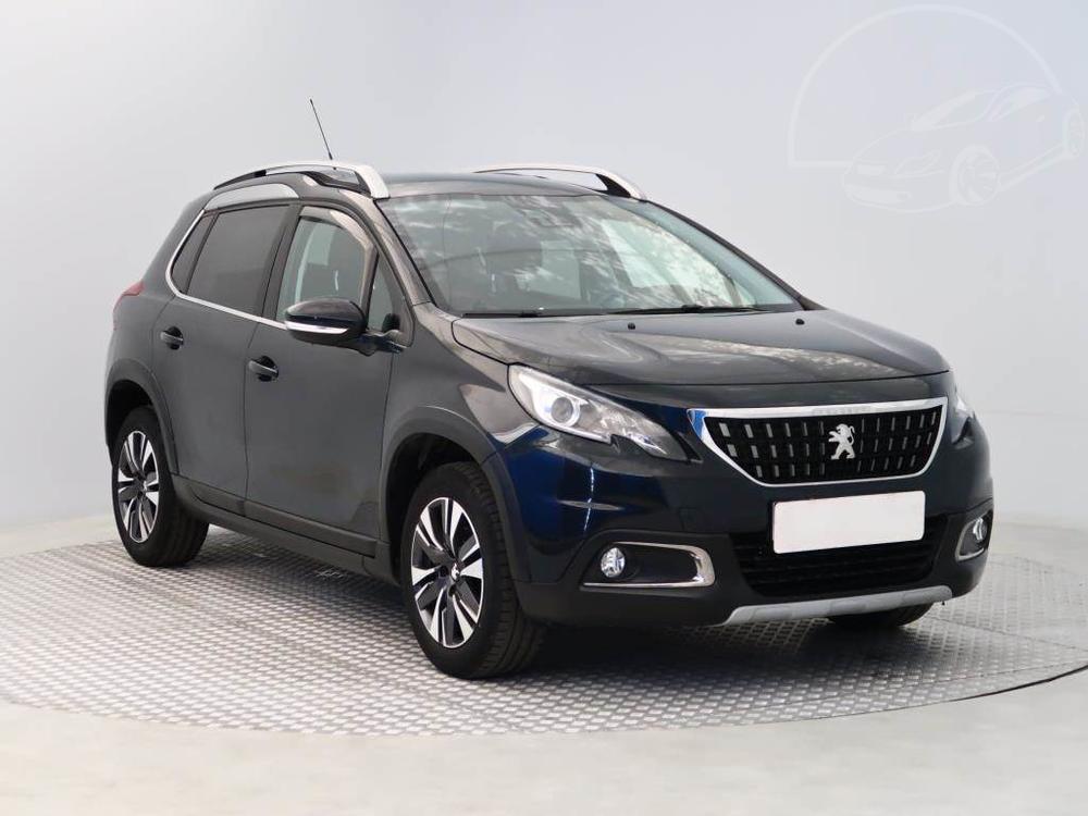 Peugeot 2008 1.2 PureTech, ČR,1.maj