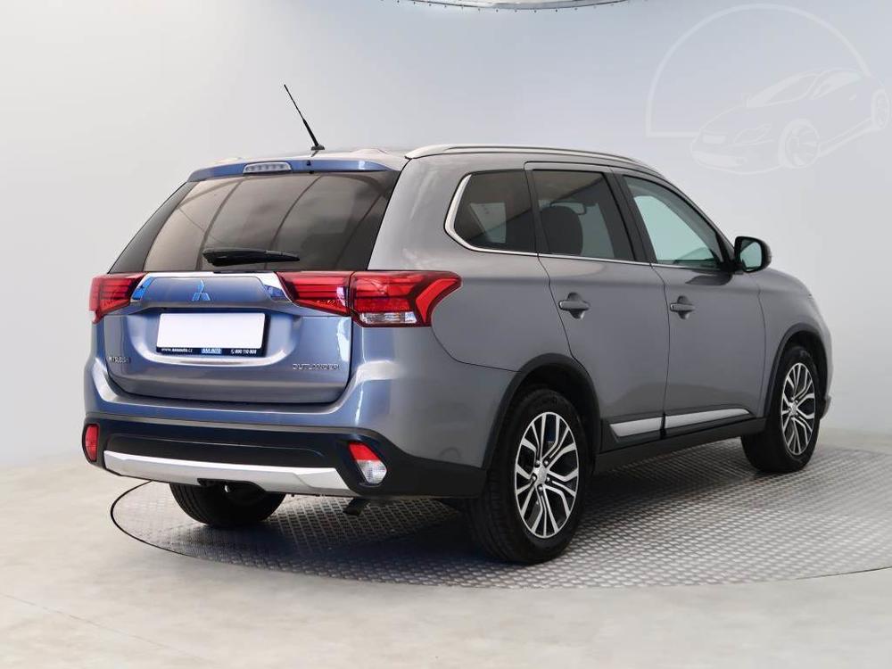 Mitsubishi Outlander 2.2 DI-D, Intense, NOV CENA