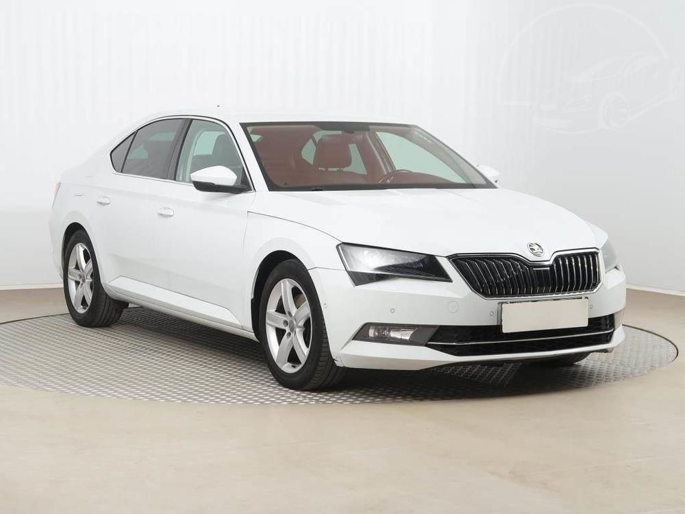 Škoda Superb 2.0 TDI, Kůže, Navi