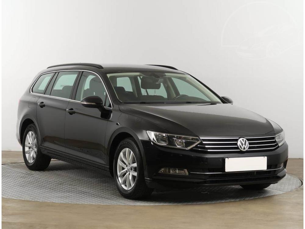 Volkswagen Passat 2.0 TDI, Serv.kniha, Navi