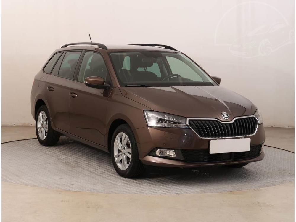 Škoda Fabia 1.0 TSI, ČR,1.maj, Serv.kniha