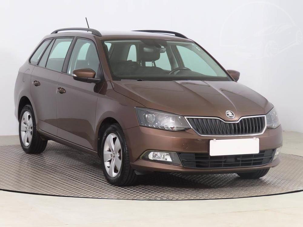 Škoda Fabia 1.0 TSI, ČR,1.maj, Serv.kniha