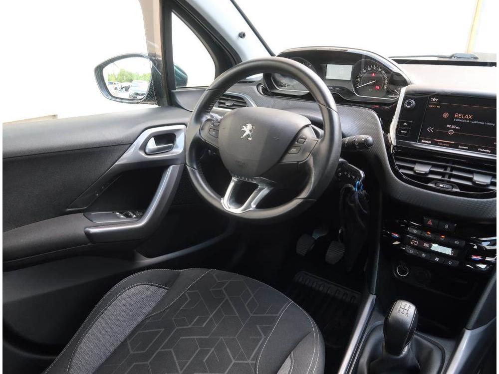 Peugeot 2008 1.2 PureTech, NOV CENA, R