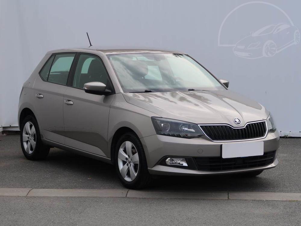 Škoda Fabia 1.0 TSI, ČR,2.maj, Serv.kniha