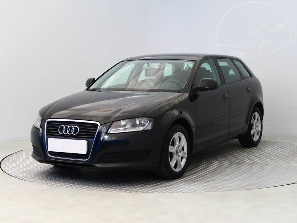 Audi A3 1.8 TFSI, Automatick klima