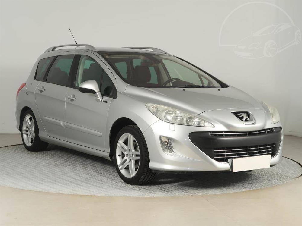 Peugeot 308 1.6 VTi, 7 míst, Tažné