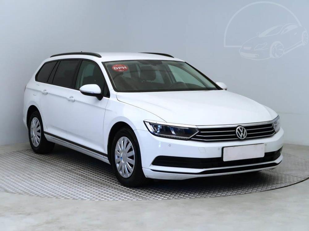 Prodm Volkswagen Passat 1.6 TDI, NOV CENA, Navi