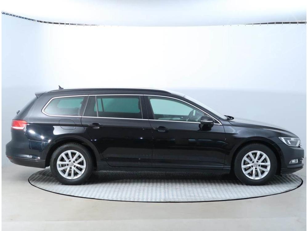 Volkswagen Passat 1.6 TDI, Navi