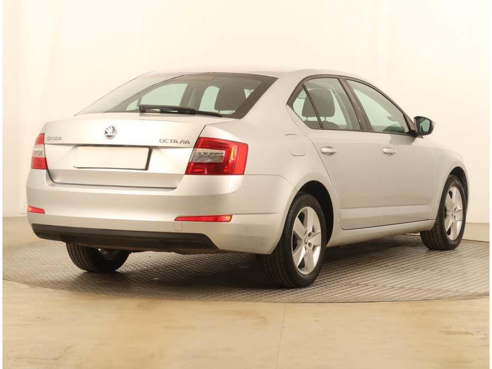 koda Octavia 1.6 TDI, R,2.maj, Serv.kniha